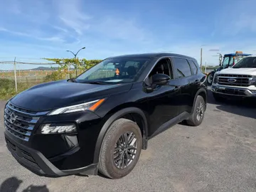 2024 Nissan Rogue - image 3