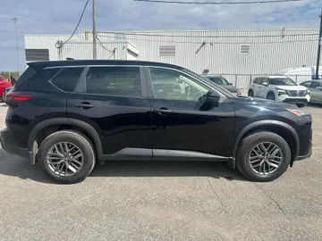 2024 Nissan Rogue - image 6