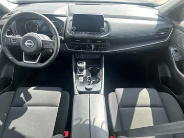 2024 Nissan Rogue - image 8