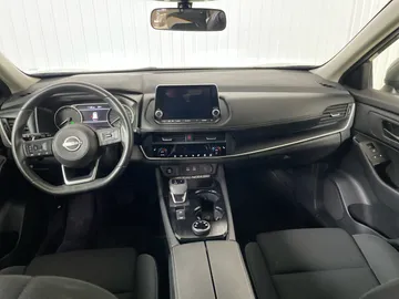 2024 Nissan Rogue - image 4