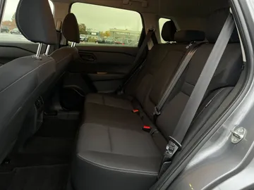 2024 Nissan Rogue - image 15