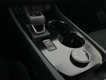 2024 Nissan Rogue - image 23