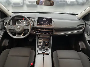 2024 Nissan Rogue - image 4