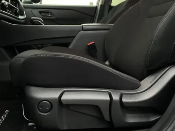 2024 Nissan Rogue - image 22