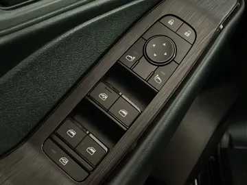 2024 Nissan Rogue - image 23