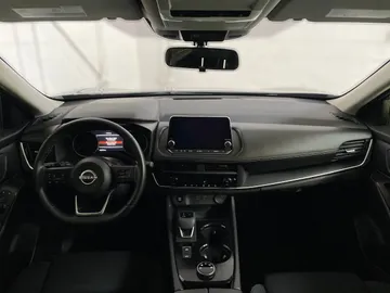 2024 Nissan Rogue - image 4