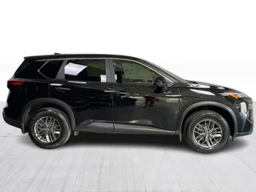 2024 Nissan Rogue - image 2