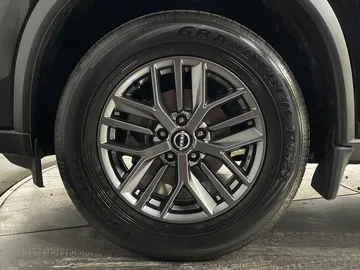 2024 Nissan Rogue - image 6