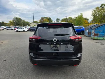 2025 Nissan Rogue - image 4