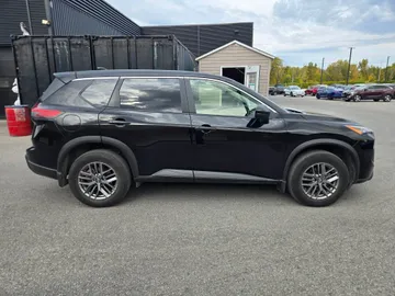 2025 Nissan Rogue - image 6