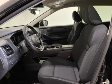 2024 Nissan Rogue - image 3