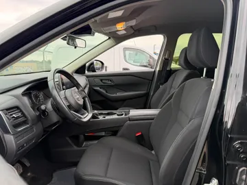 2024 Nissan Rogue - image 8