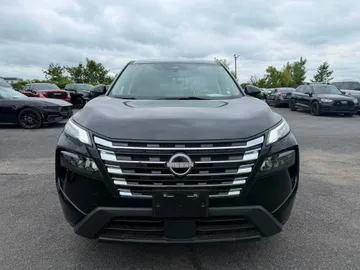 2024 Nissan Rogue - image 2