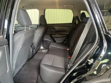 2024 Nissan Rogue - image 11