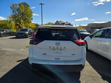 2024 Nissan Rogue - image 4