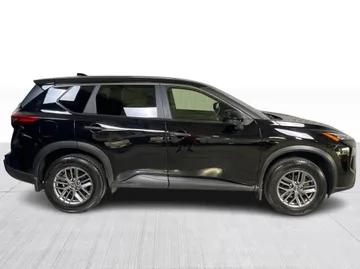 2024 Nissan Rogue - image 2