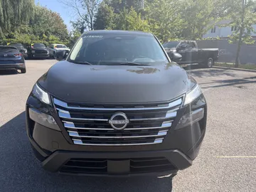 2024 Nissan Rogue - image 2