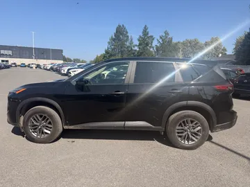 2024 Nissan Rogue - image 4
