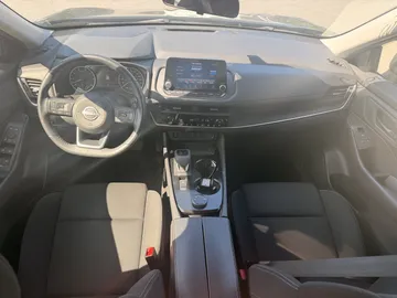 2024 Nissan Rogue - image 9