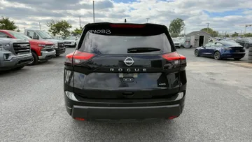2025 Nissan Rogue - image 6