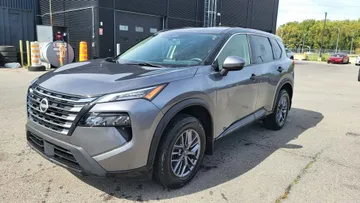 2024 Nissan Rogue - image 3