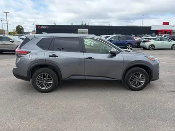 2024 Nissan Rogue - image 6