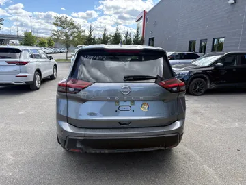 2024 Nissan Rogue - image 6