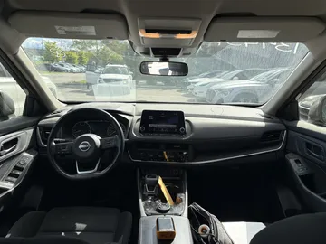 2024 Nissan Rogue - image 8
