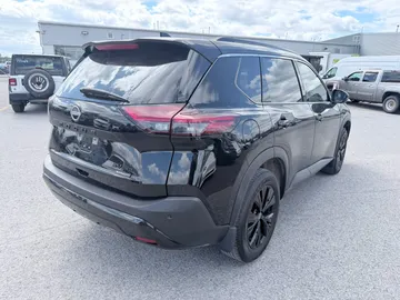 2023 Nissan Rogue - image 6