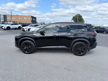 2023 Nissan Rogue - image 3