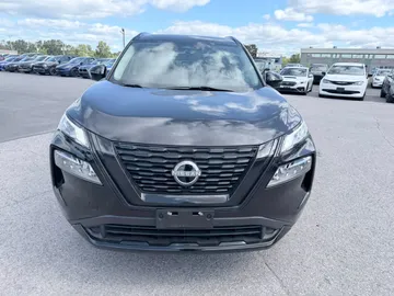 2023 Nissan Rogue - image 2