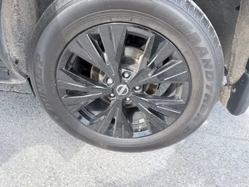 2023 Nissan Rogue - image 7