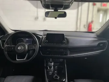 2024 Nissan Rogue - image 4