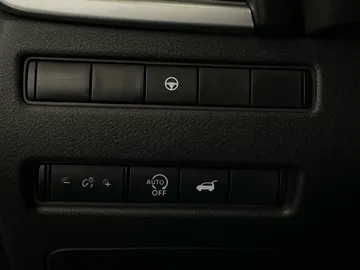 2024 Nissan Rogue - image 29