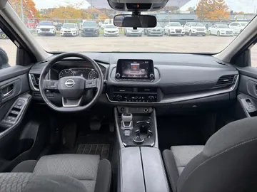 2025 Nissan Rogue - image 9