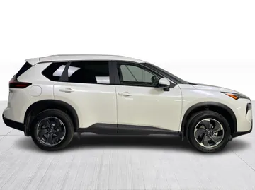 2026 Nissan Rogue - image 9