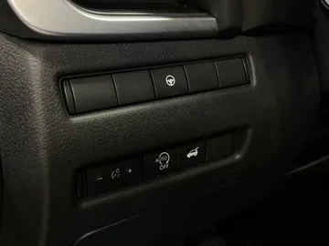 2024 Nissan Rogue - image 28