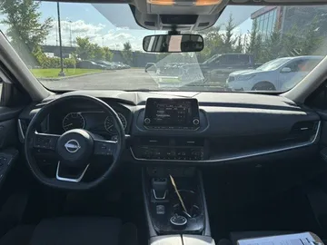 2024 Nissan Rogue - image 8