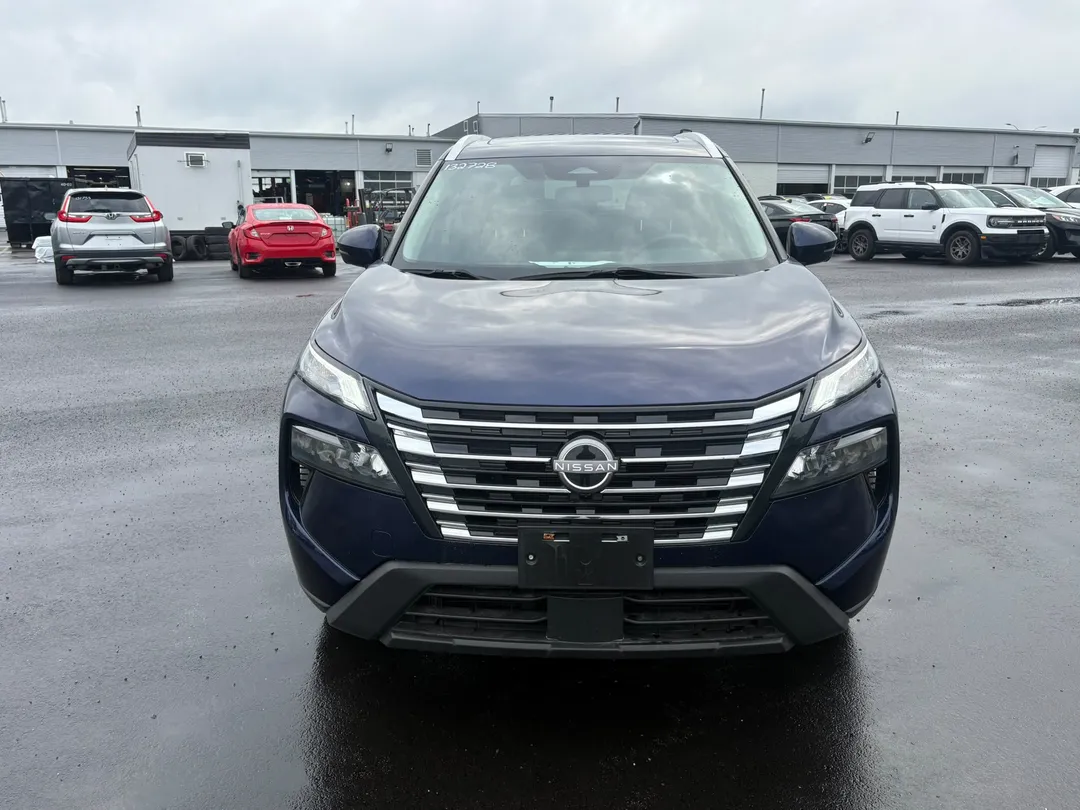 2024 Nissan Rogue — photo 2