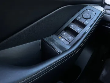 2024 Nissan Rogue - image 23
