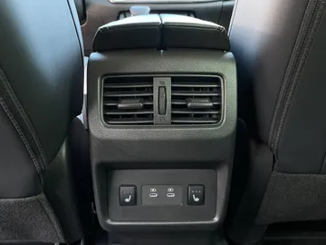 2024 Nissan Rogue - image 25