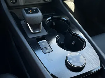 2024 Nissan Rogue - image 26