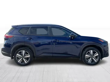 2024 Nissan Rogue - image 2