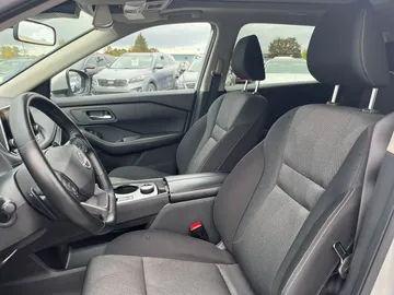 2025 Nissan Rogue - image 9