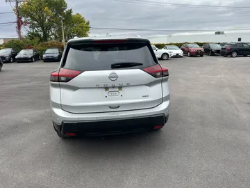 2025 Nissan Rogue - image 6