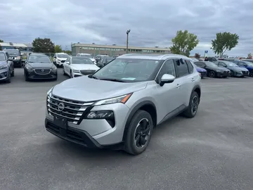 2025 Nissan Rogue - image 3