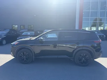 2023 Nissan Rogue - image 4
