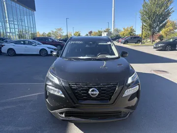 2023 Nissan Rogue - image 2