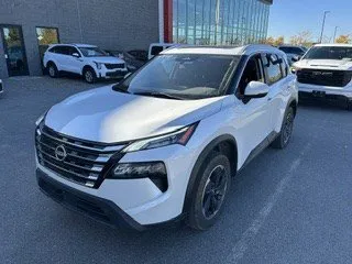 2024 Nissan Rogue - image 3
