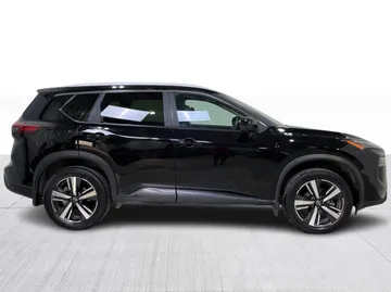 2024 Nissan Rogue - image 2